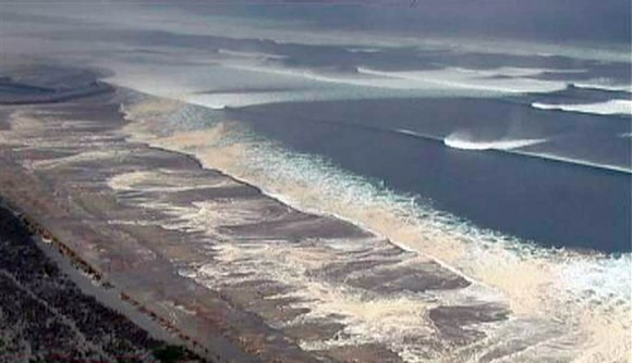 Tsunami Onda gigante que varreu o Japão